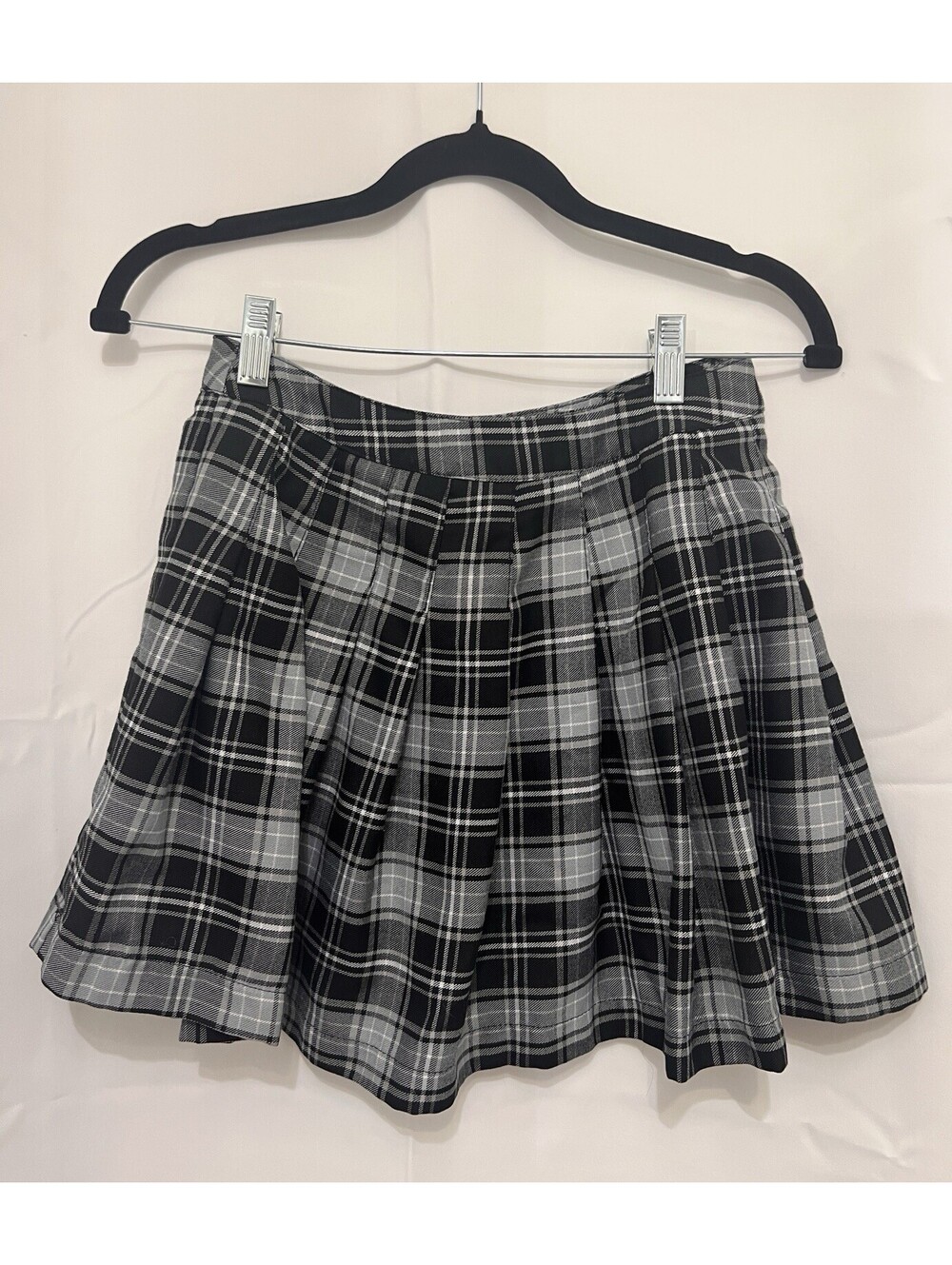 Forever 21 Women’s Black Gray Plaid Pleated Mini Skirt Side Zip Pre-Owned